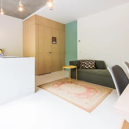 Modern And Stylish In The Houthaven